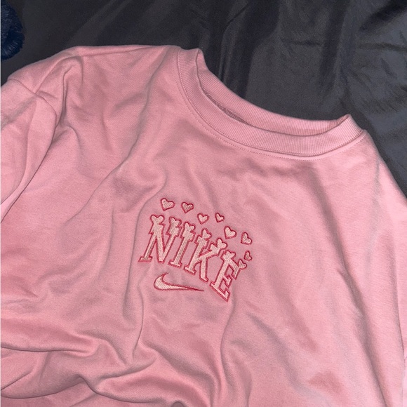 ❤️ Nike logo embroidered crewneck ❤️ - Picture 4 of 6